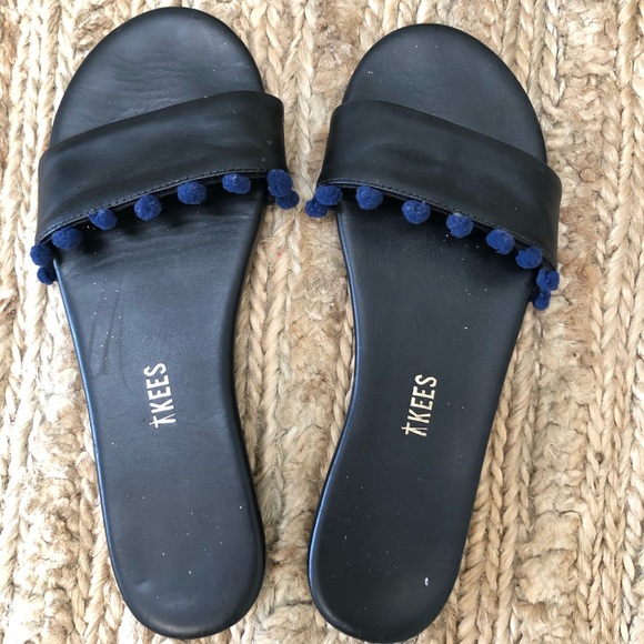 Limited Edition Tkees sandals blk w navy Pom poms - Picture 1 of 5